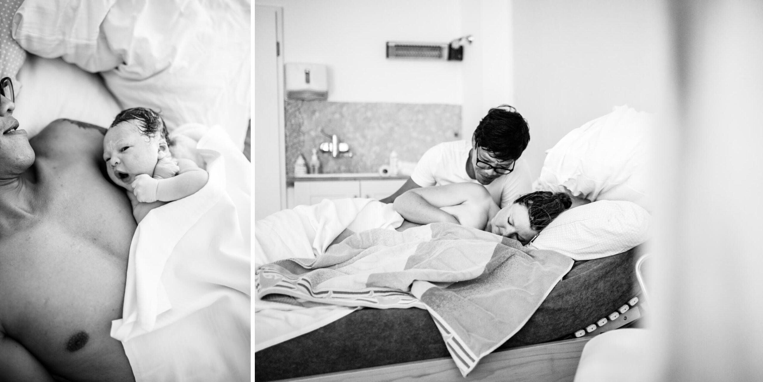 Eltern liegen mit gerade geborenen Baby auf dem Geburtsbett im Geburtshaus